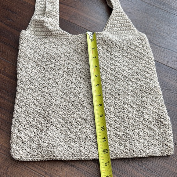 Elegant Cream Knit Tote Bag has pen marks on the inside otherwise great bag. - Picture 3 of 6